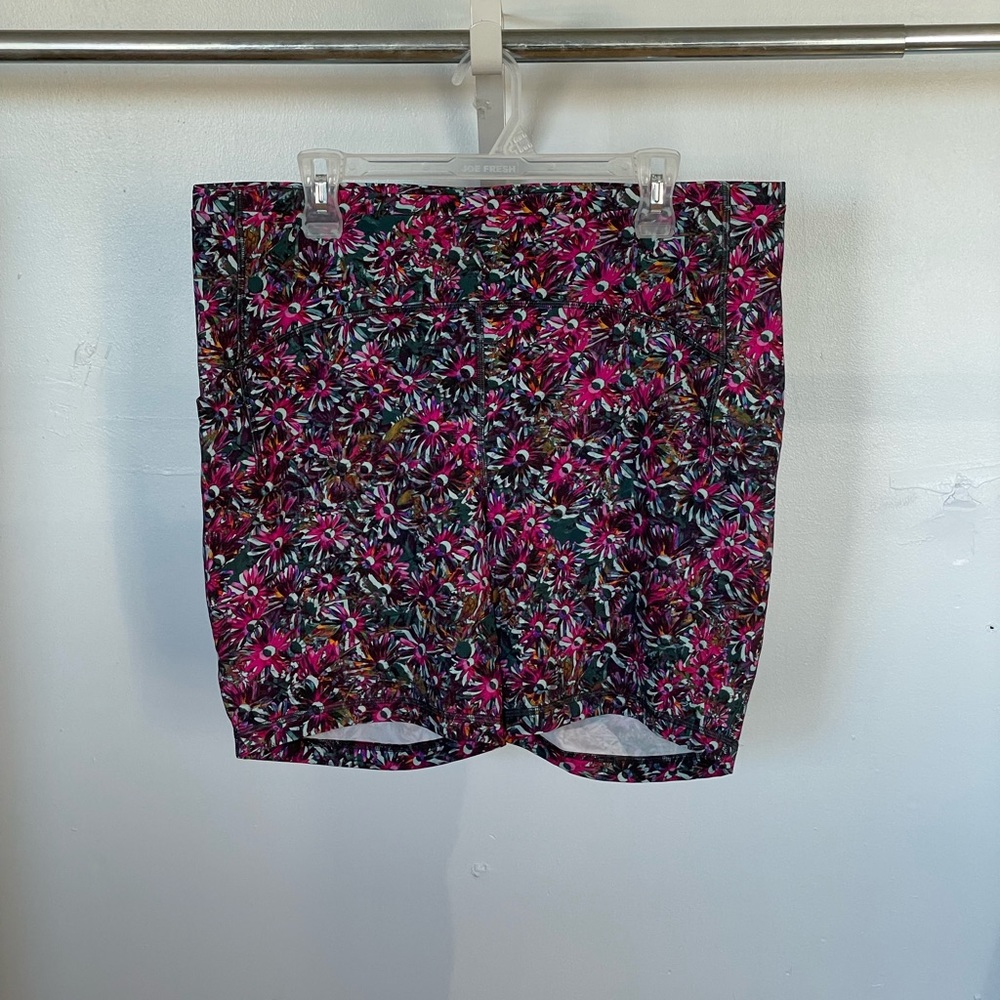 Lululemon swift speed 8’ shorts. Size 18